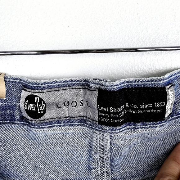 Levi's SilverTab Loose Lightwash Jeans NWT 40x30 - Picture 12 of 16
